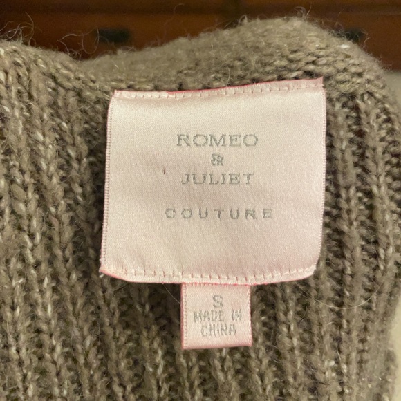 Romeo & Juliet Couture Cardigan Mohair Sweater Size Small but fits a Medium - Picture 11 of 14